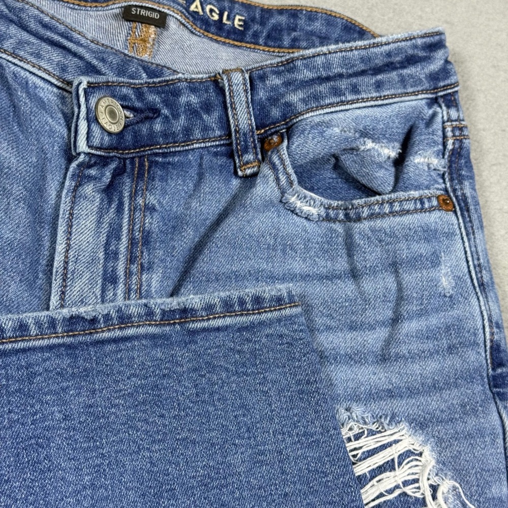 American Eagle Strigid Mom Jeans Womens 4 Regular Distressed Medium Wash Denim